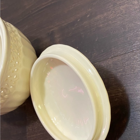 Ivory Lace Serving Bowl with Lid Rice Pattern I.Godinger & Co - Picture 11 of 13